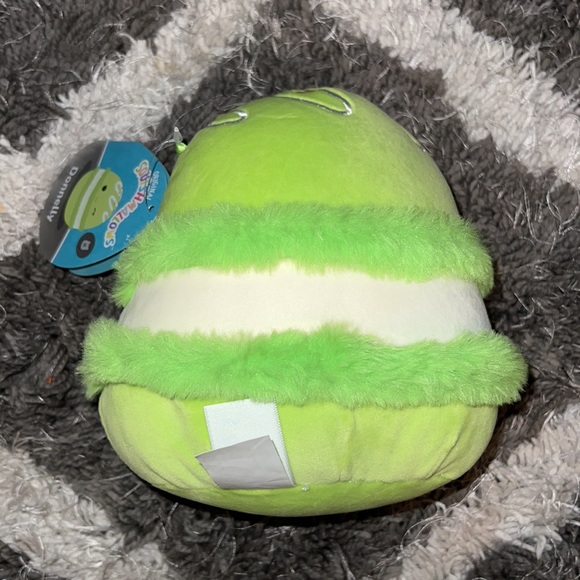 NWT Donnelly The Macaroon Topped With Sprinkles & Icing RARE Squishmallow - Picture 2 of 5